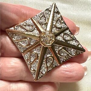 swarovski swan signed Swarovski brooch‎ pin Star Burst